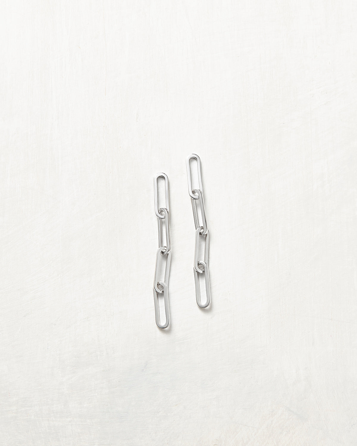 チェーンスウィングピアス