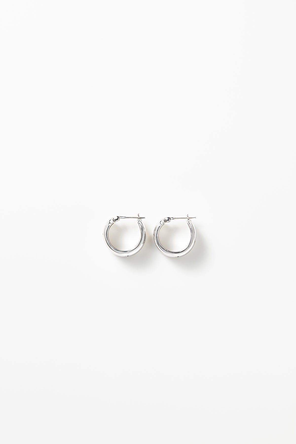 ドームドットピアス